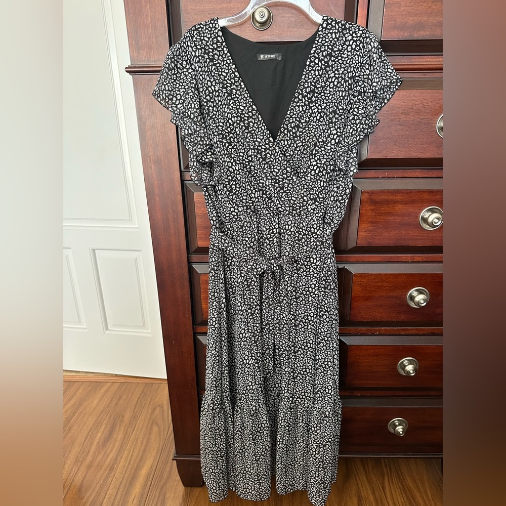 Black White Floral XL Chiffon Lined Ruffle Cap Sleeve Below Knee Dress